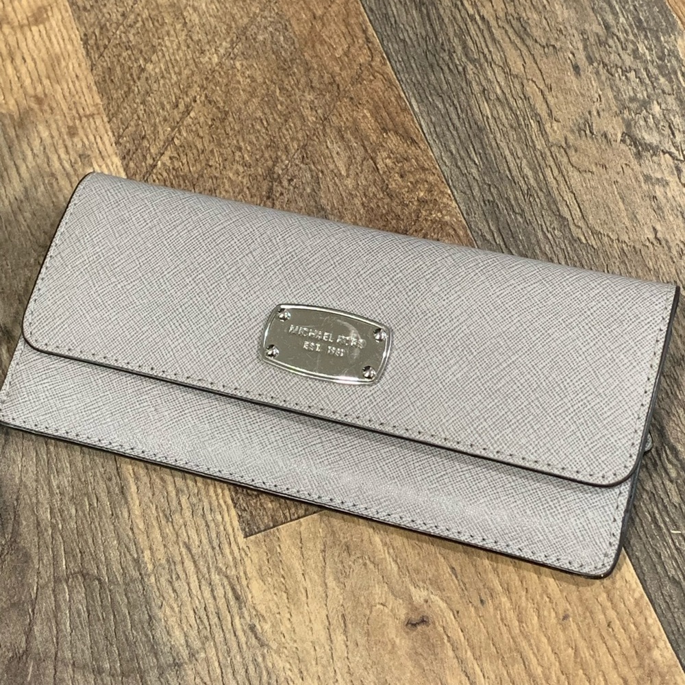 Michael kors wallet